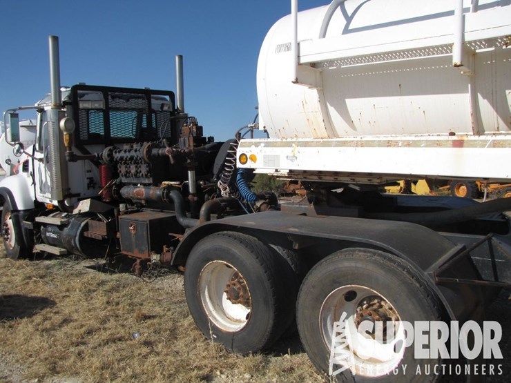 2004-massey-ferguson-8-image-3
