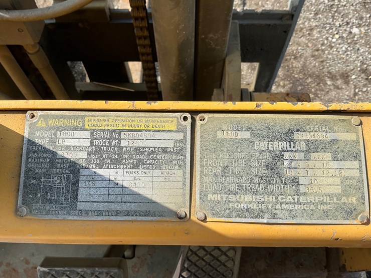 caterpillar-t80d-image-16