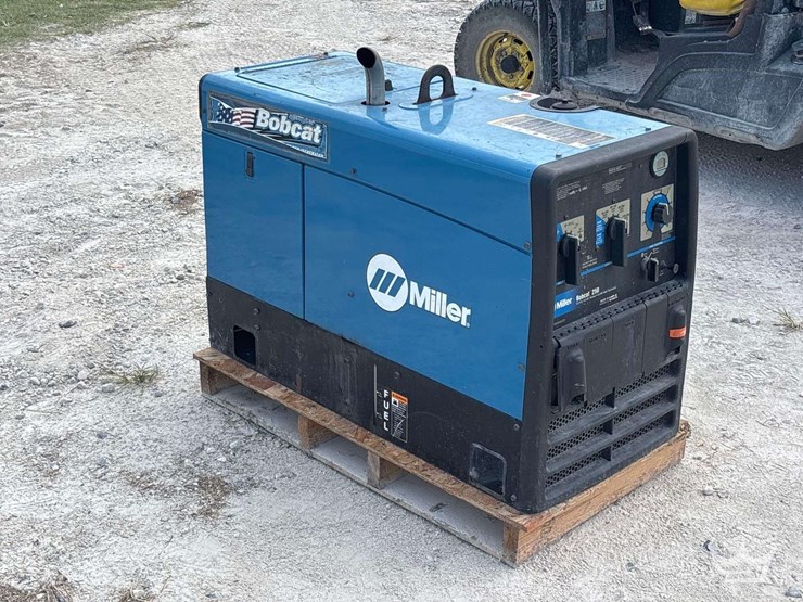 2004-miller-bobcat-250-10,000w-welder-generator-image-4