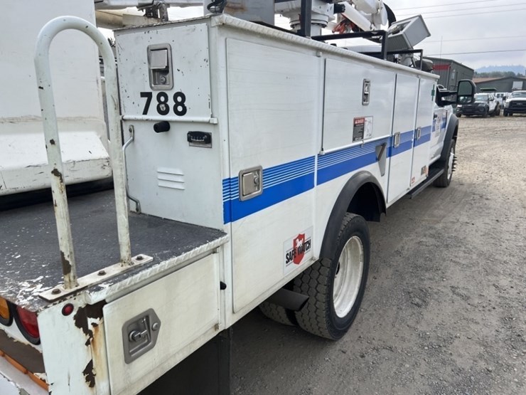 2017-ford-f550-image-19