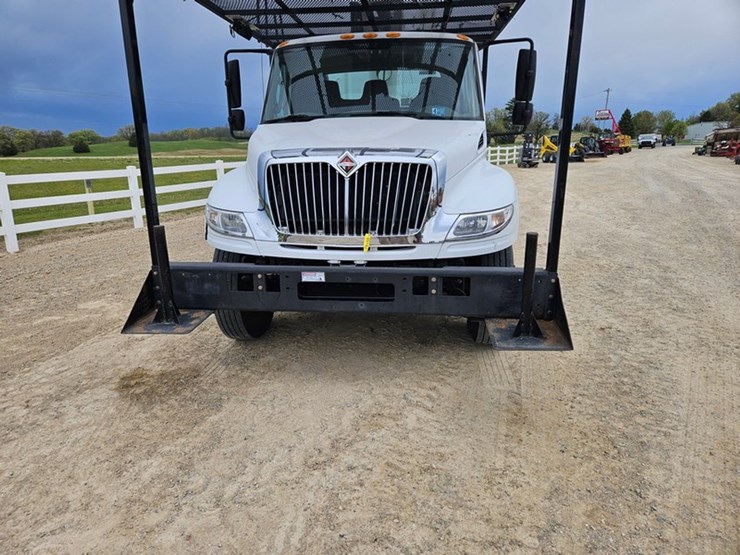 2011-international-durastar-4300-image-9