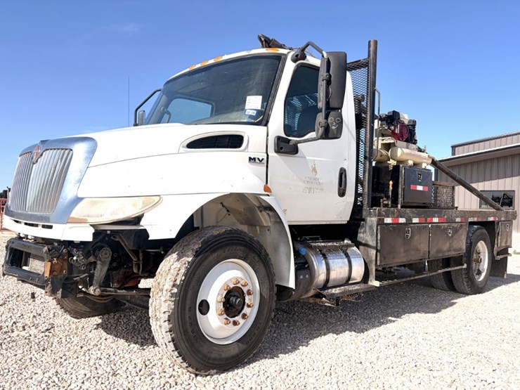 2022-international-mv607-image-1