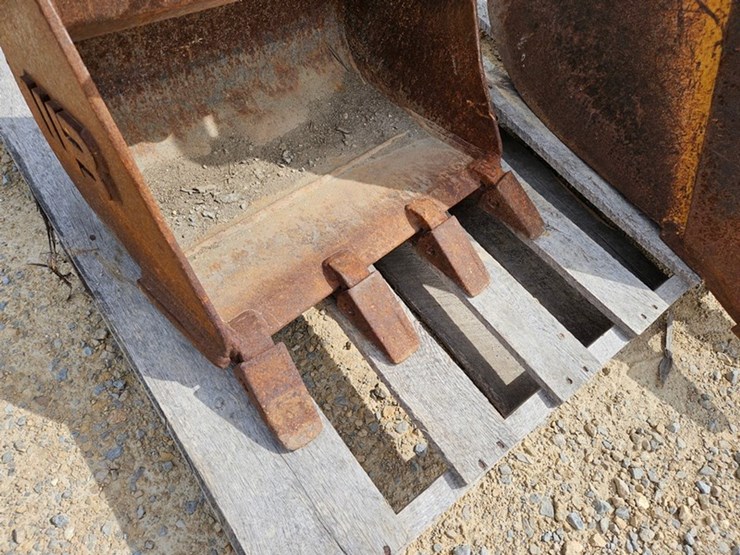 #48-•-2014-wacker-1404-20"-excavator-bucket-image-8