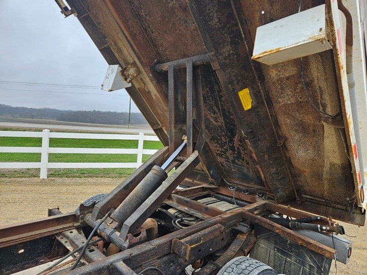 2009-ford-f550-image-13
