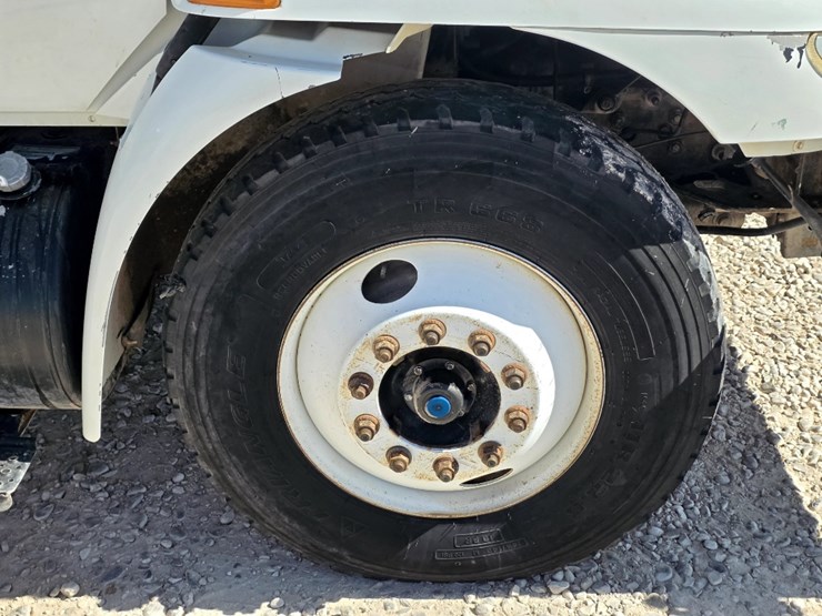 2009-international-durastar-4300-image-15