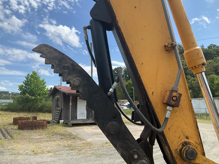 2004-deere-160c-lc-image-42