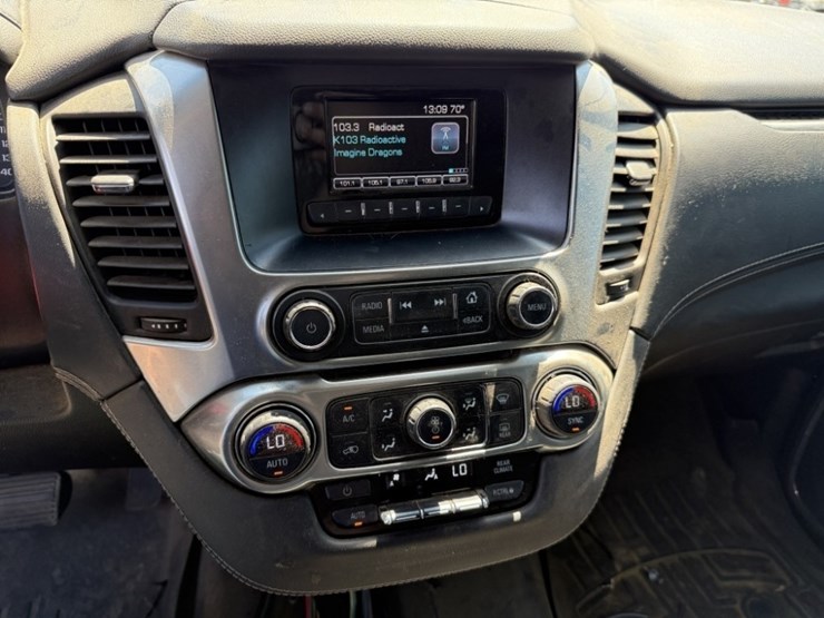2016-chevrolet-tahoe-image-31