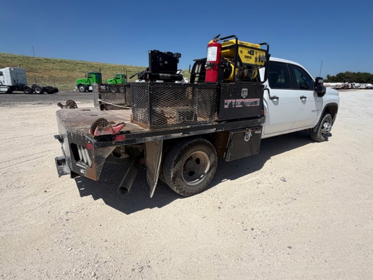 2022-chevrolet-3500hd-image-5