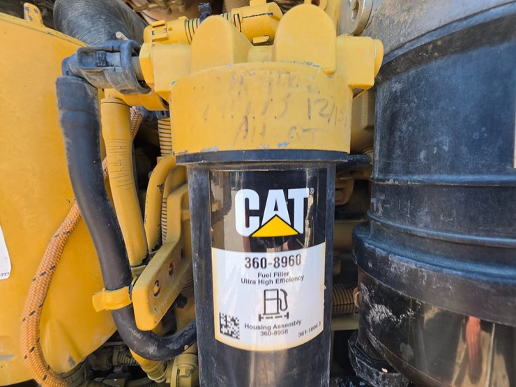 2016-caterpillar-d6k2-lgp-image-15
