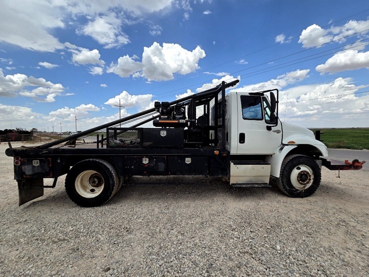 2016-international-durastar-4300-image-4