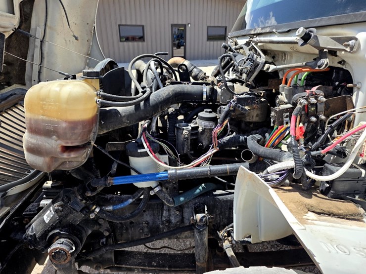 2013-international-durastar-4300-image-12