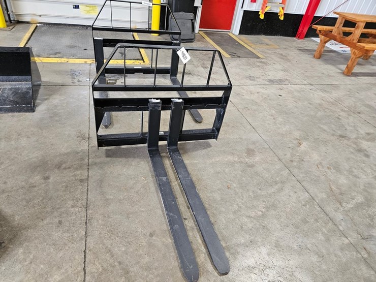 #655-•-kivel-48"-pallet-forks-image-8