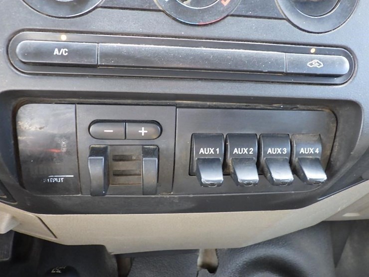 2008-ford-f550-image-38