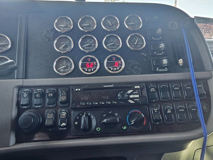 2015-peterbilt-386-image-51