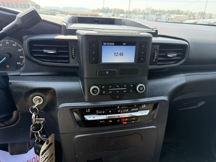 2020-ford-explorer-image-26