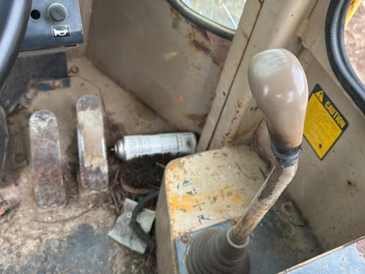 1990-deere-444e-image-46