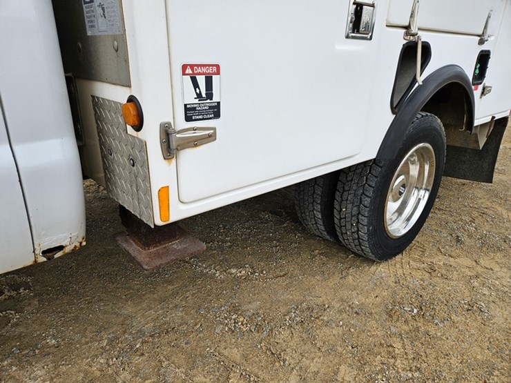 2008-ford-f550-image-13
