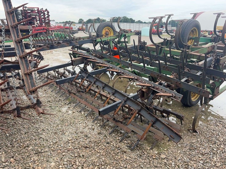 john-deere-field-cultivator,-c-shank,-5-bar-harrow,-25ft-image-8