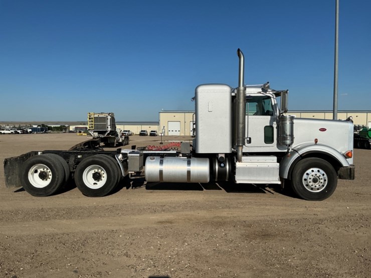 2015-peterbilt-367-image-4