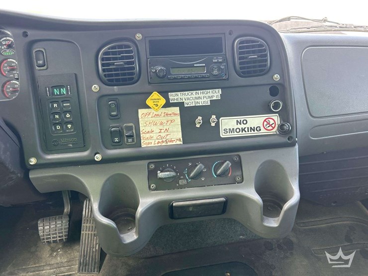 2015-freightliner-114sd-image-20
