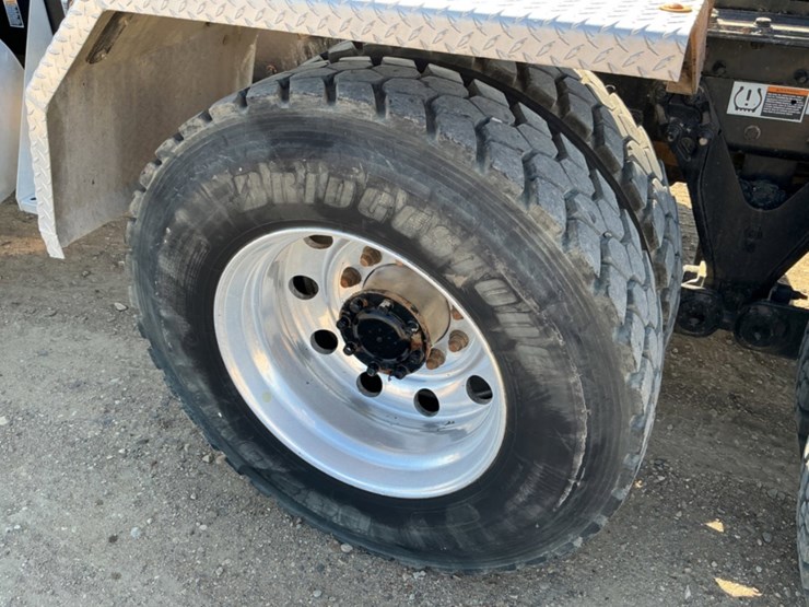 2013-kenworth-t800-image-26