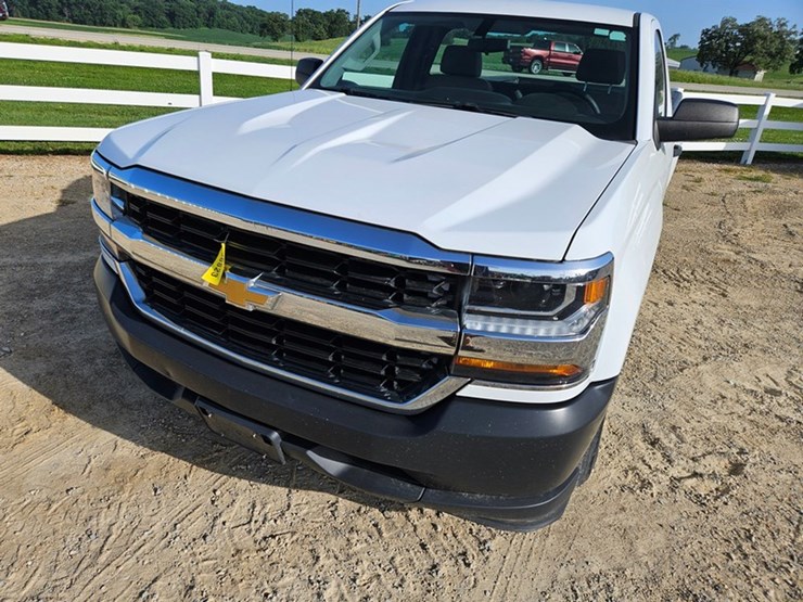 2017-chevrolet-1500-image-9
