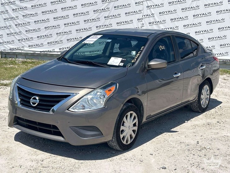 2016-nissan-versa-sedan-image-1