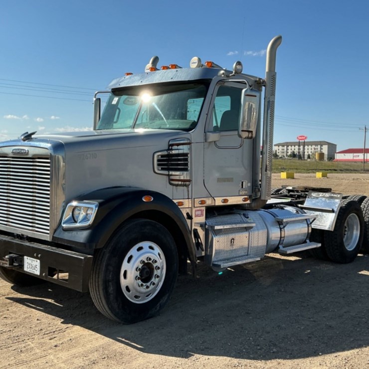 2015 FREIGHTLINER CORONADO 122 SD