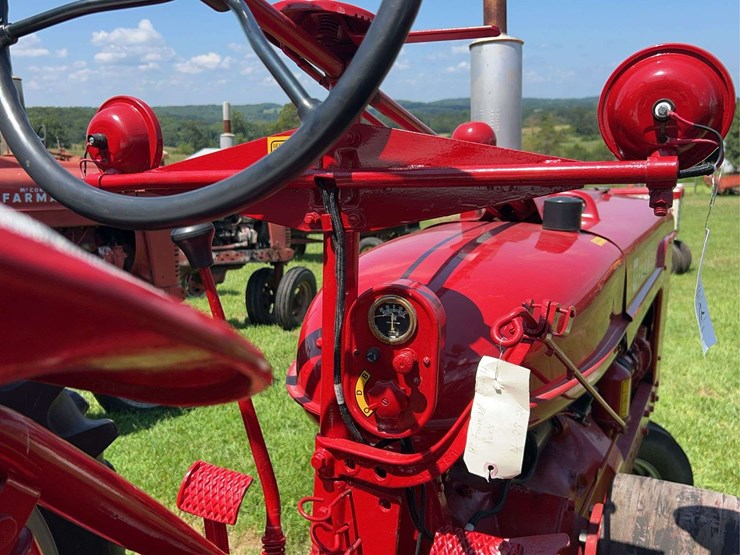 1953-farmall-super-h-image-17