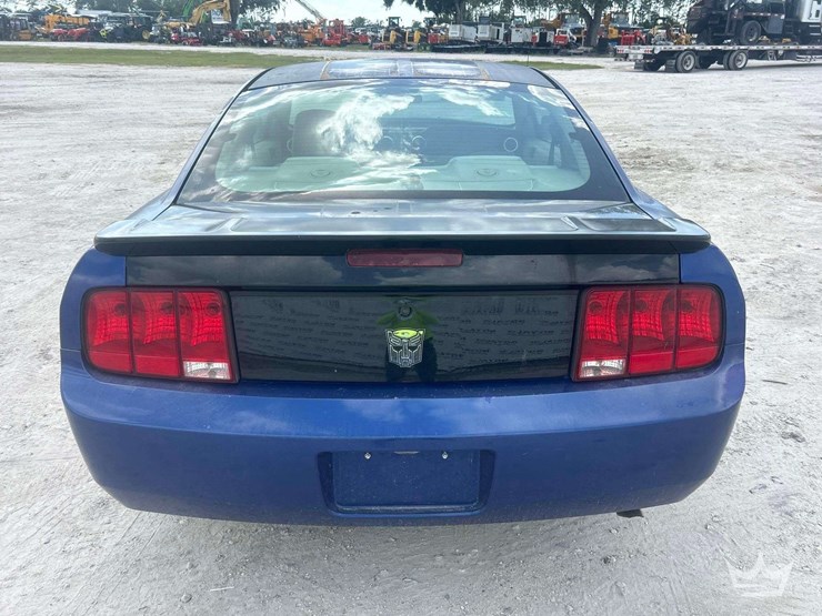 2005-ford-mustang-coupe-image-23