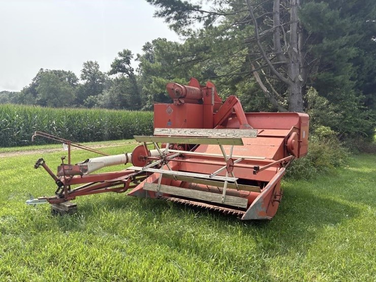 allis-chalmers-model-72-all-crop-harvestor-image-2