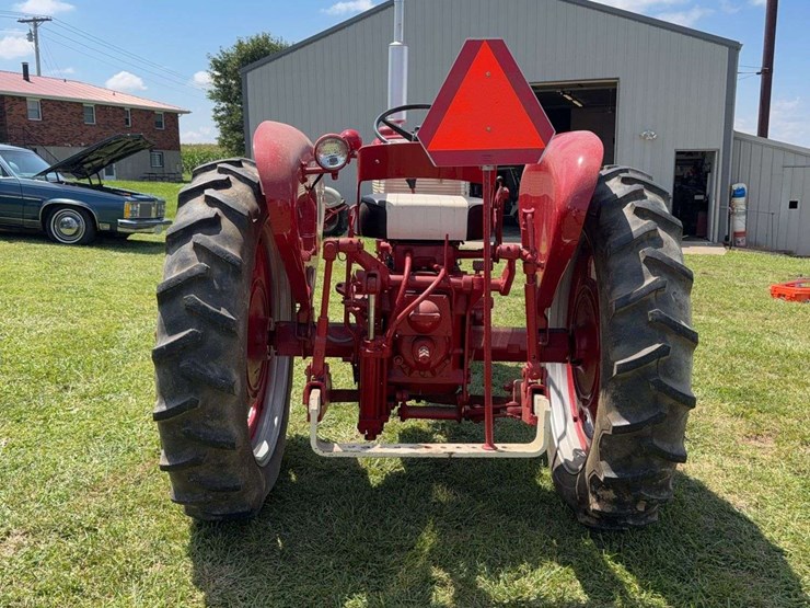 1958-farmall-240-image-4
