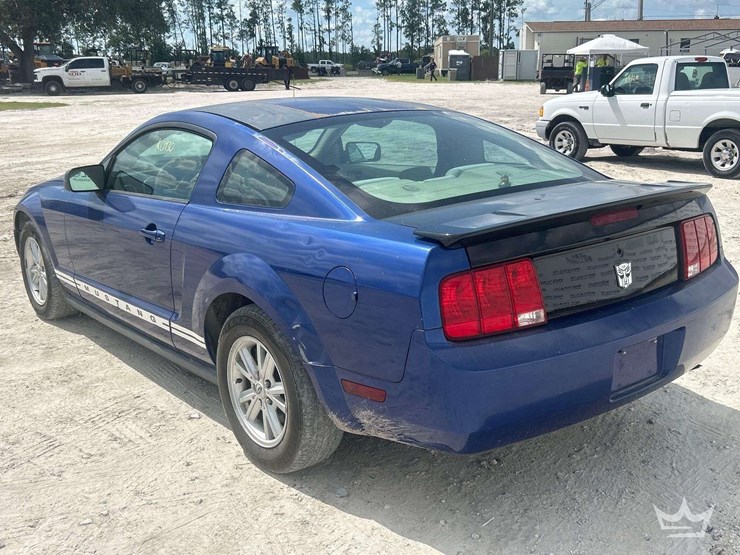 2005-ford-mustang-coupe-image-4