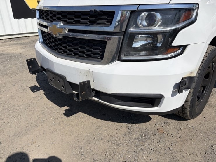 2016-chevrolet-tahoe-image-15