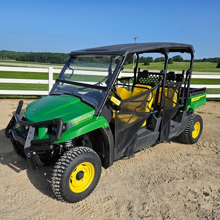 JOHN DEERE GATOR
