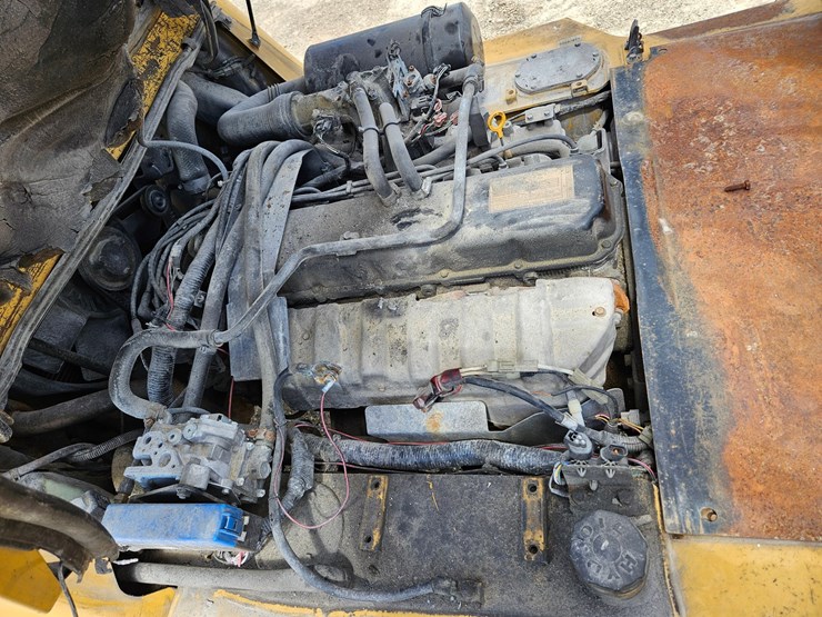 #126-•-cat-gp40k2-single-stage-fork-lift-image-27