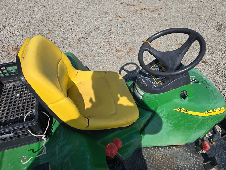 #1012-•-2019-john-deere-1200a-bunker-rake-image-12