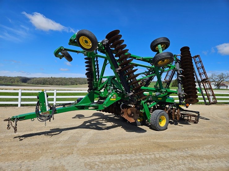 john-deere-2623vt-image-1