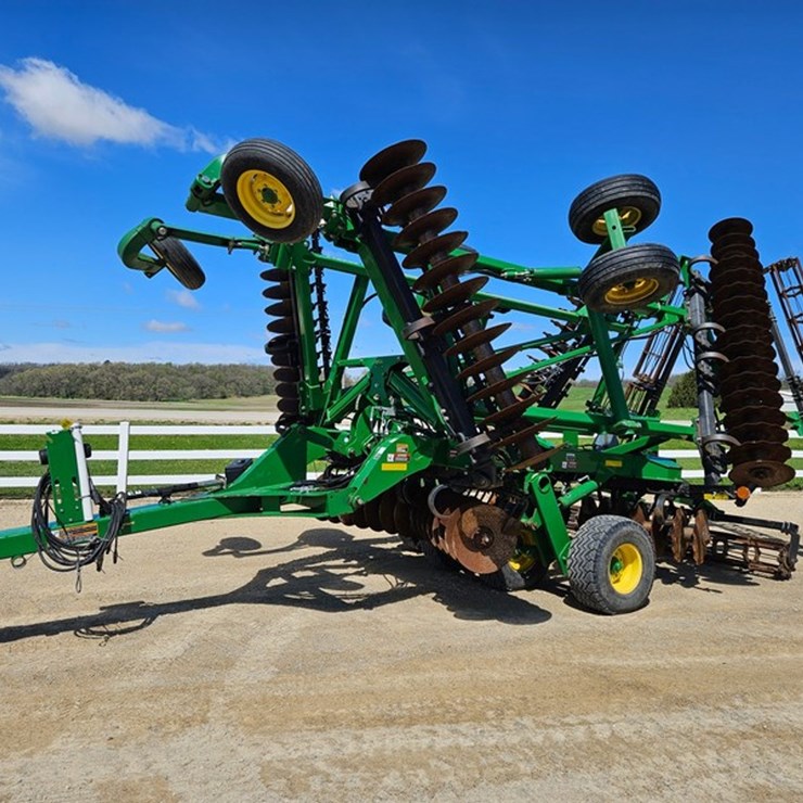 JOHN DEERE 2623VT