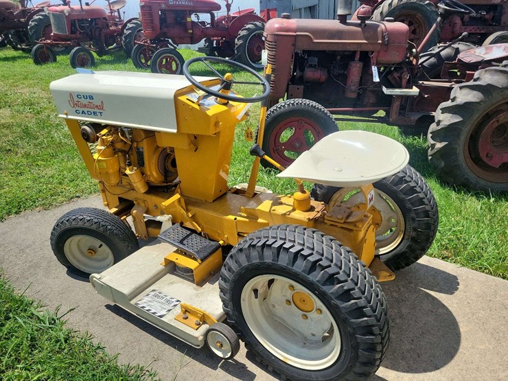 1962-cub-cadet-mower-image-3