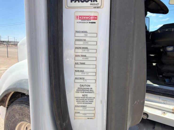 2019-kenworth-t880-image-24