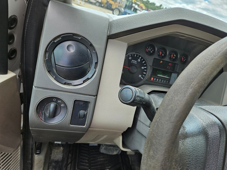 2009-ford-f550-image-77