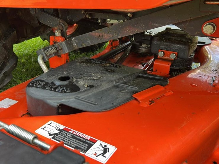 2022-kubota-bx2380-image-28