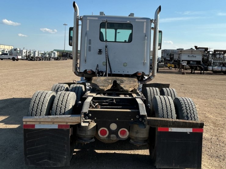 2012-freightliner-coronado-122-sd-image-6