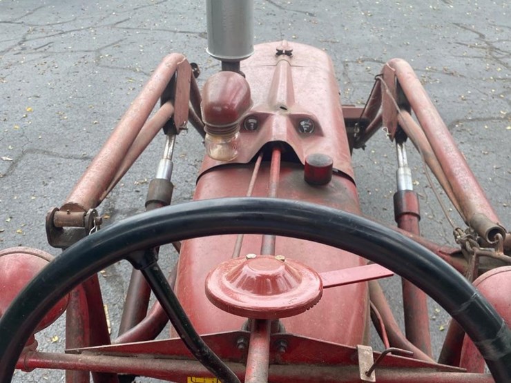 #6067-•-1948-farmall-h-tractor-image-16