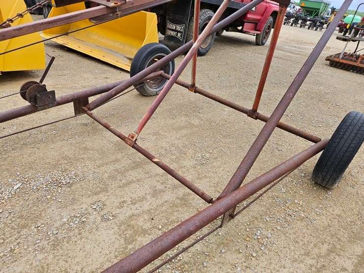 new-holland-131-image-8