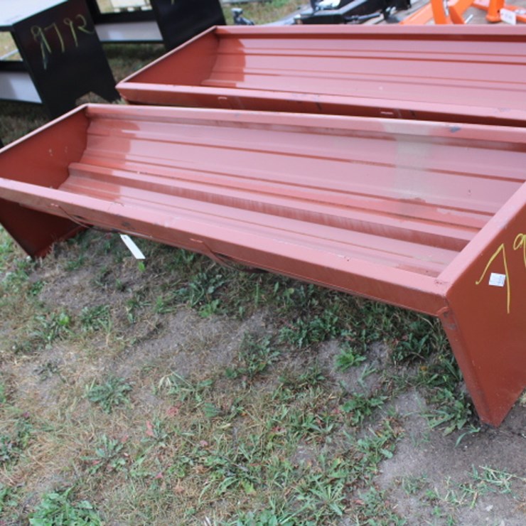 #7990 • Cattle feeder