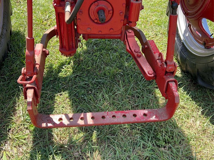 1957-farmall-350-image-14