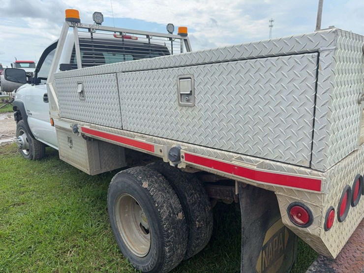 2007-chevrolet-3500-image-8