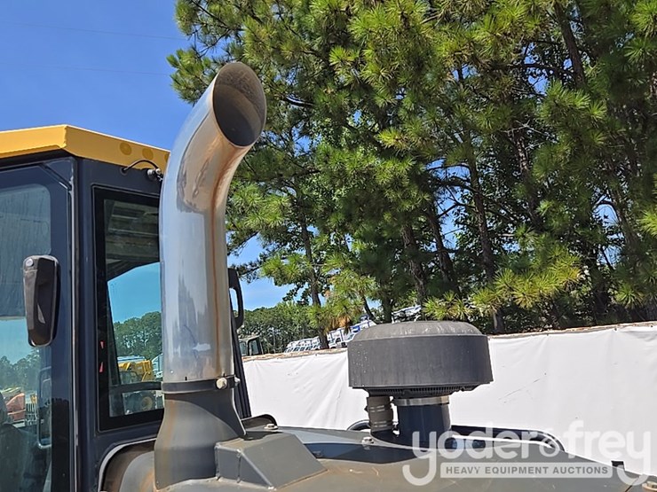 2018-deere-850k-image-23